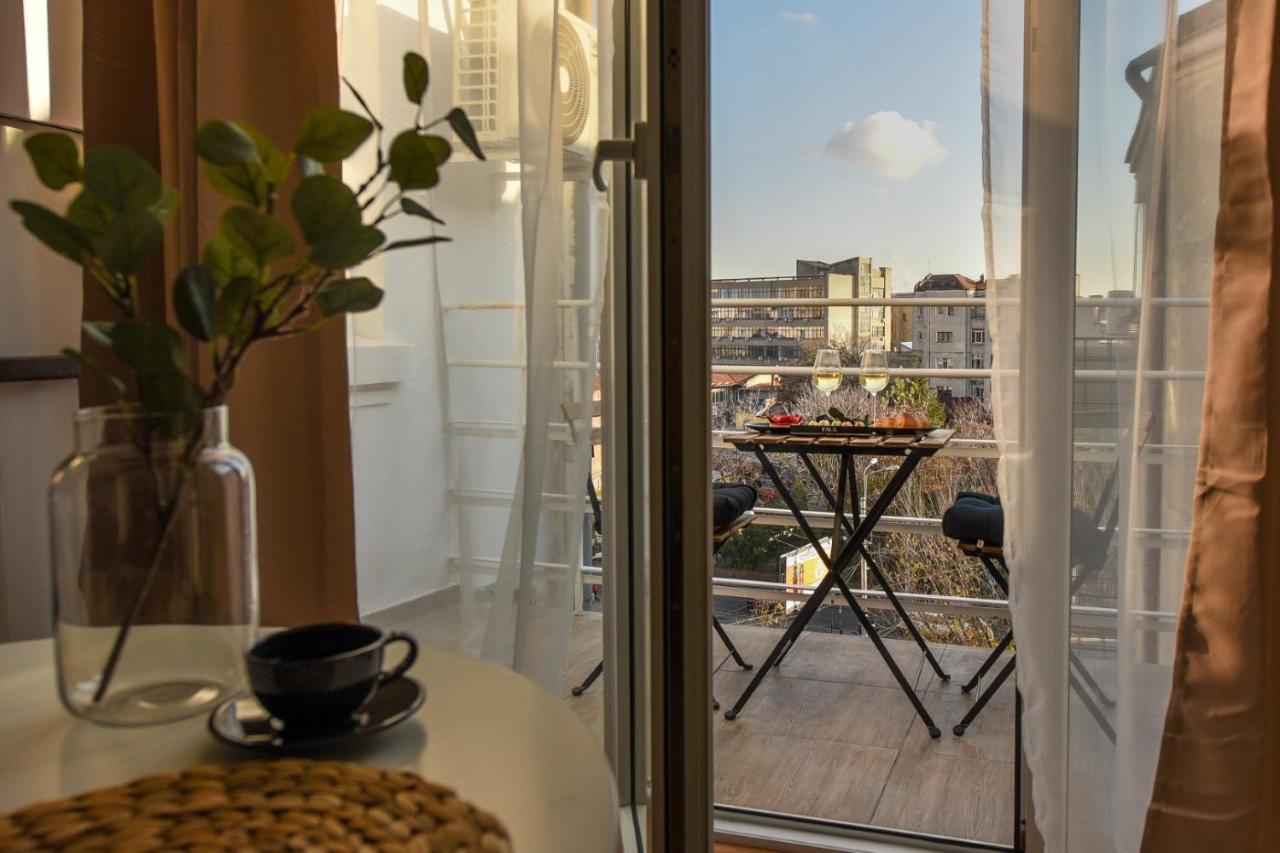Cozy 1Br Escape - Apartment With Charming Balcony Near Universitate 부쿠레슈티 외부 사진